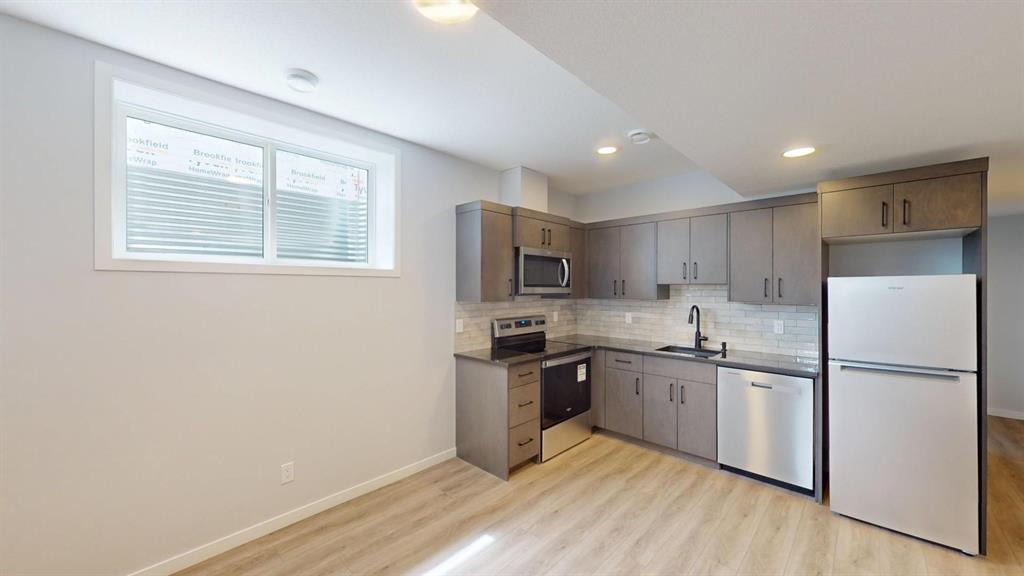 Lower- 19823 41 ST SE