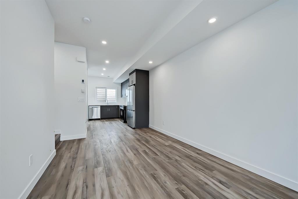 2020 18 Ave NW