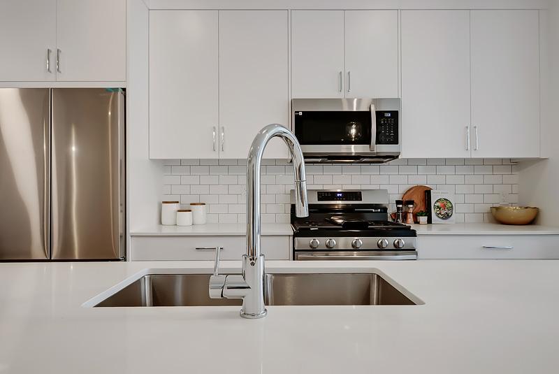 239 27 Avenue Northeast