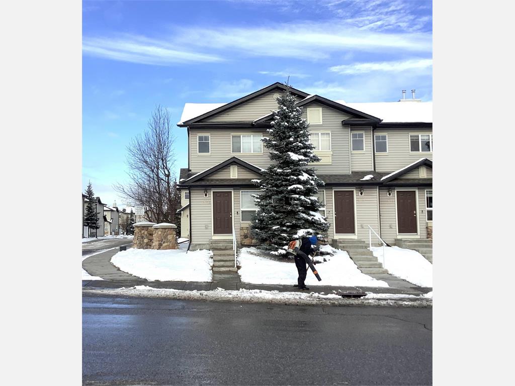 501 Saddlecrest Boulevard Northeast