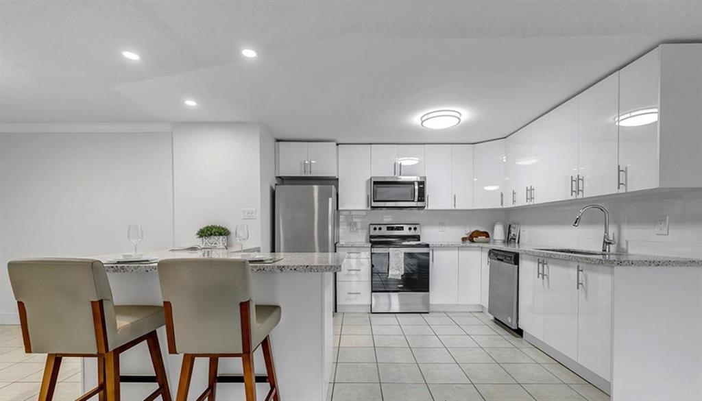 200 Eagle Street North