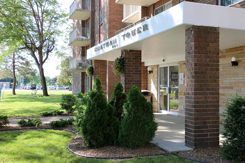 805 Grand Ave. W., Chatham Apartment for Rent