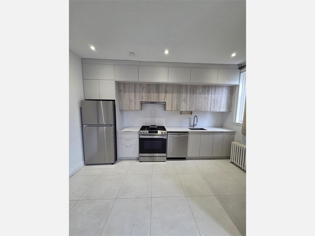 5550 Chemin de la C�te Saint Luc