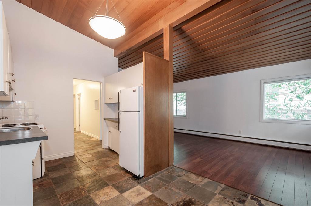 10039 116 St NW