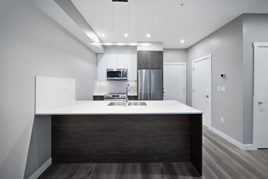 11041 86 Ave
