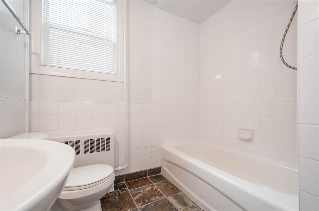 12041 104 Ave NW