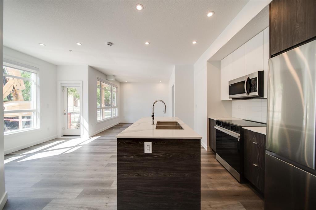 10015 113 Street