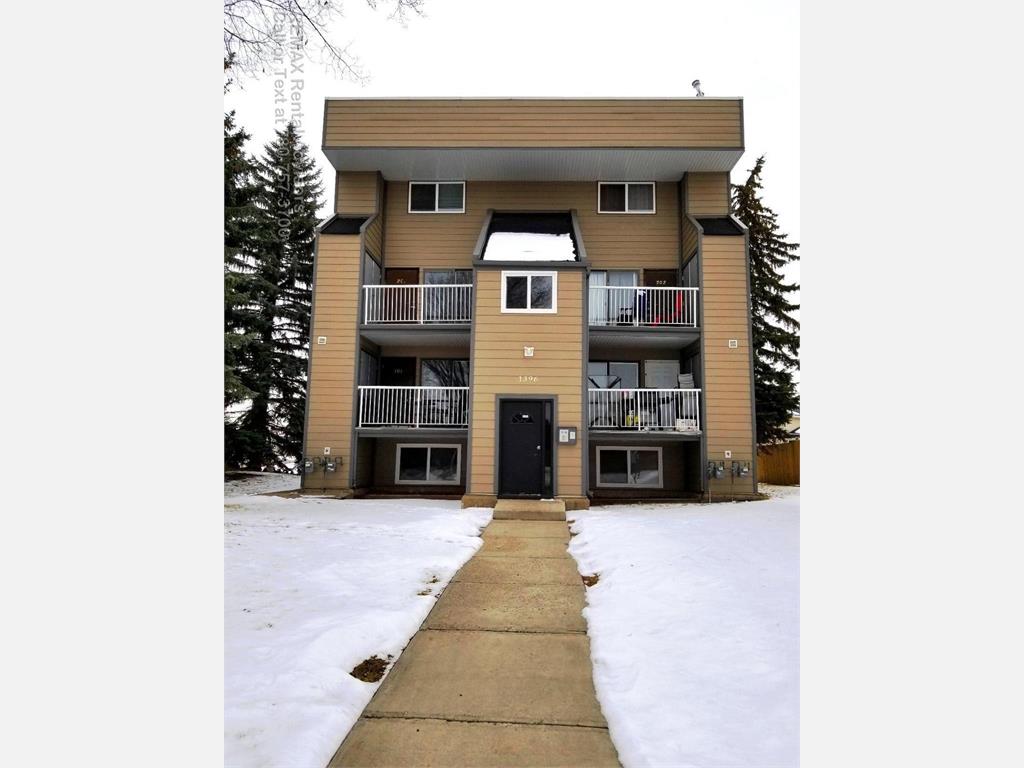 1396 Knottwood Road East Northwest
