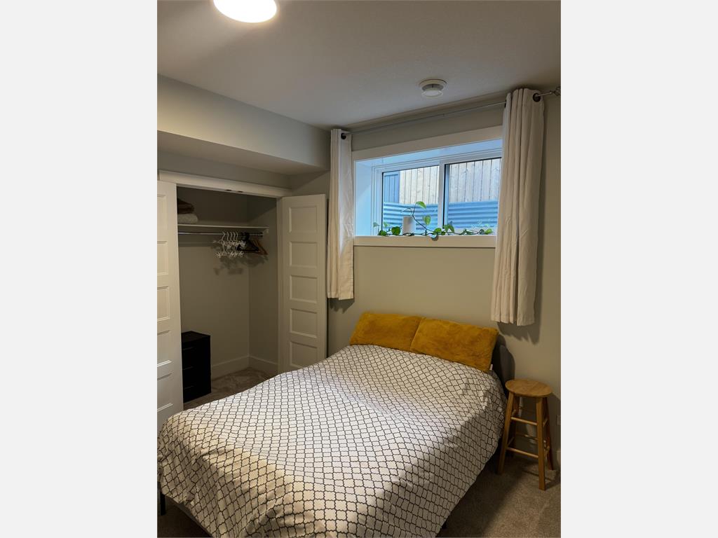 8407 27 Avenue Northwest