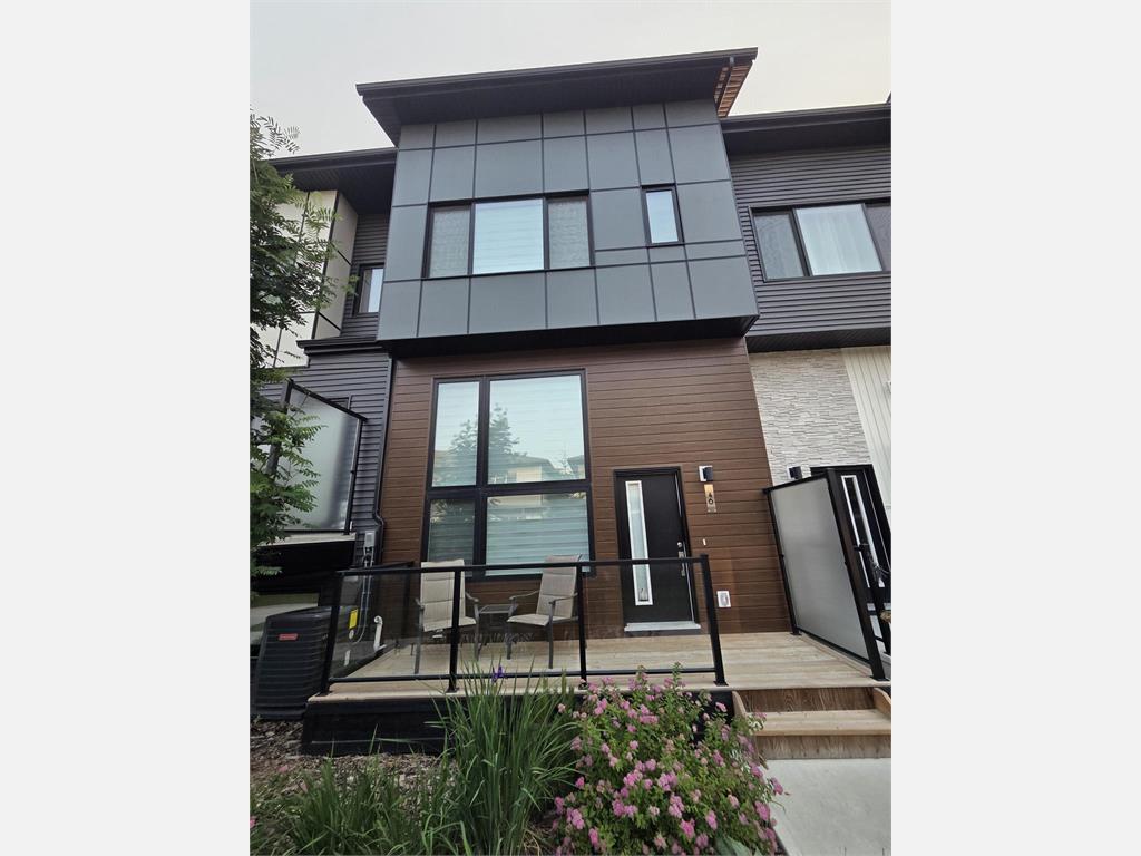 1729 Keene Crescent Southwest