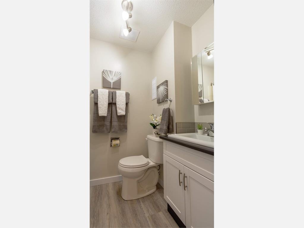 231A Creston Place (56 Street 144 Avenue), Edmonton Townhouse for Rent