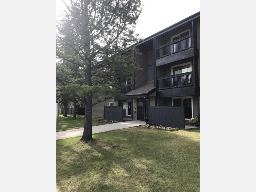 5611 10 Ave