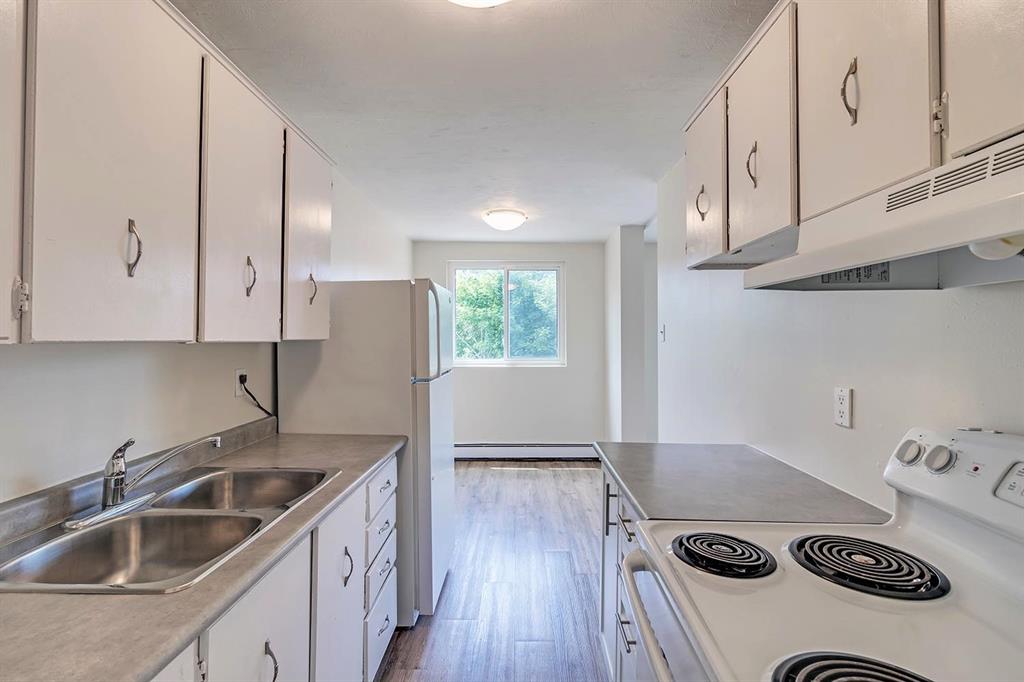 380 Forfar St. E., Fergus Apartment for Rent