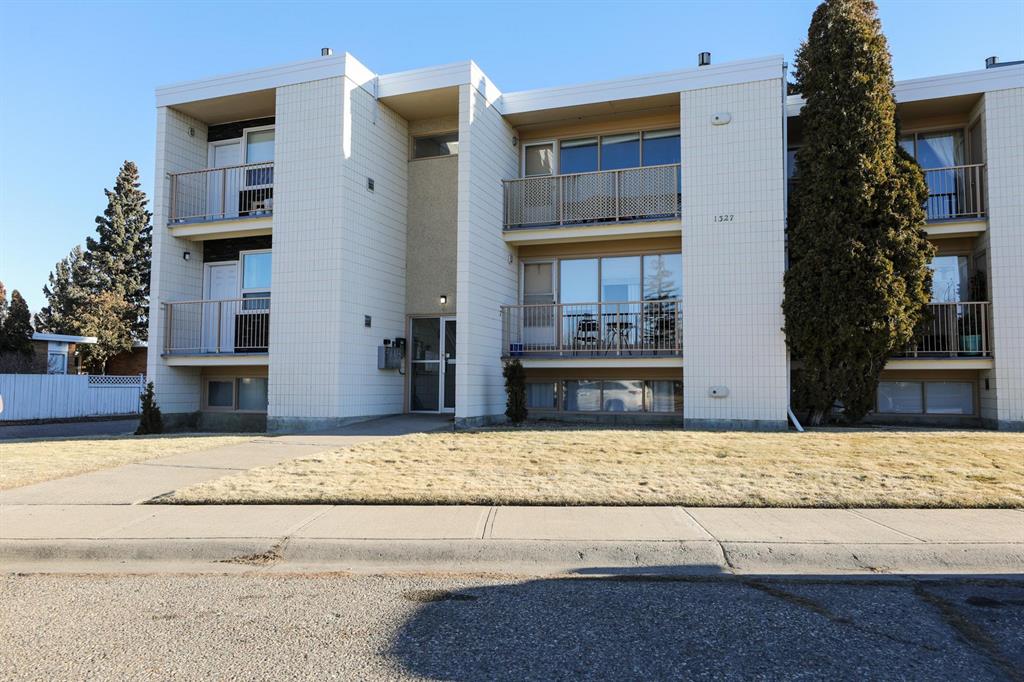 3 - 1327 Scenic Drive South