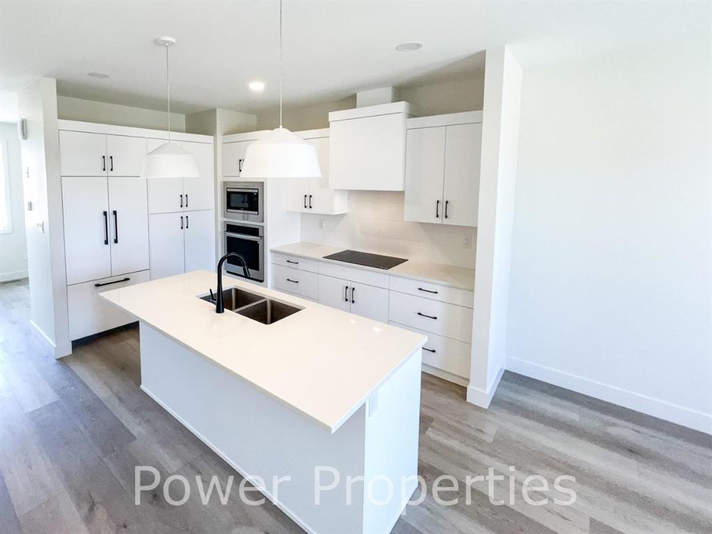 1016 Coalbrook Gate W