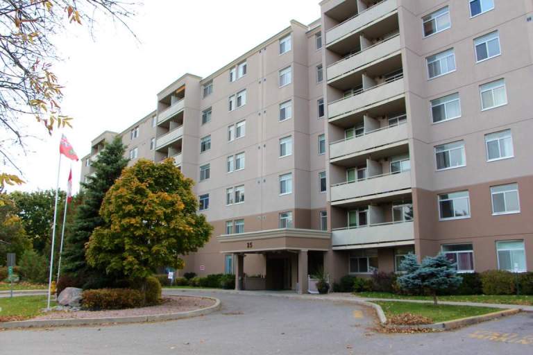 25 westwood court, lindsay Apartment for Rent