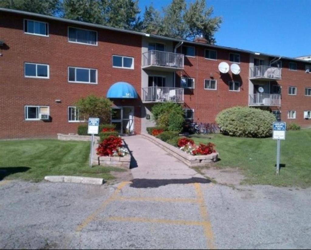 135 Connaught Avenue, London Apartment for Rent