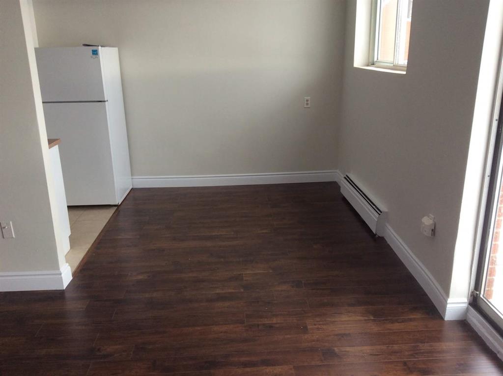 135 Connaught Avenue, London Apartment for Rent