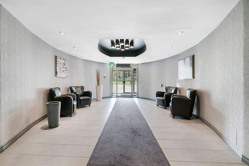 500 Proudfoot Lane, London Apartment for Rent