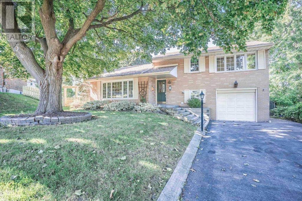 14 Strathroy Crescent