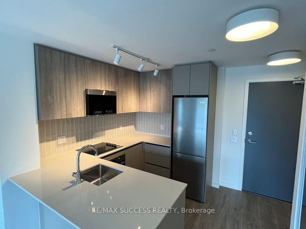 2485 Eglinton Avenue West