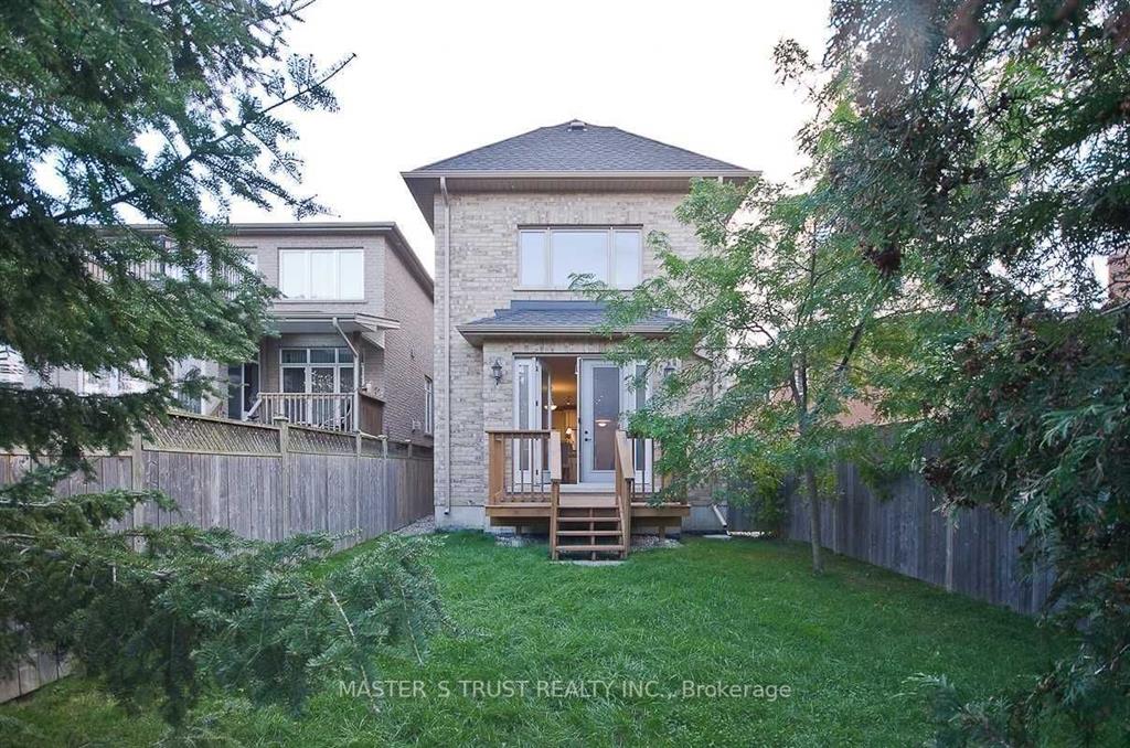 1033 Shaw Dr