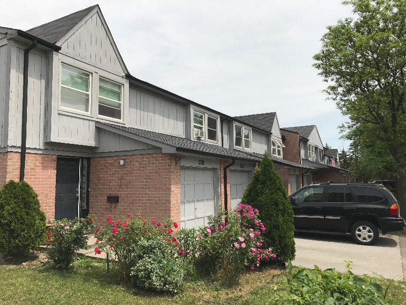 6530 glen erin drive, mississauga Townhouse for Rent