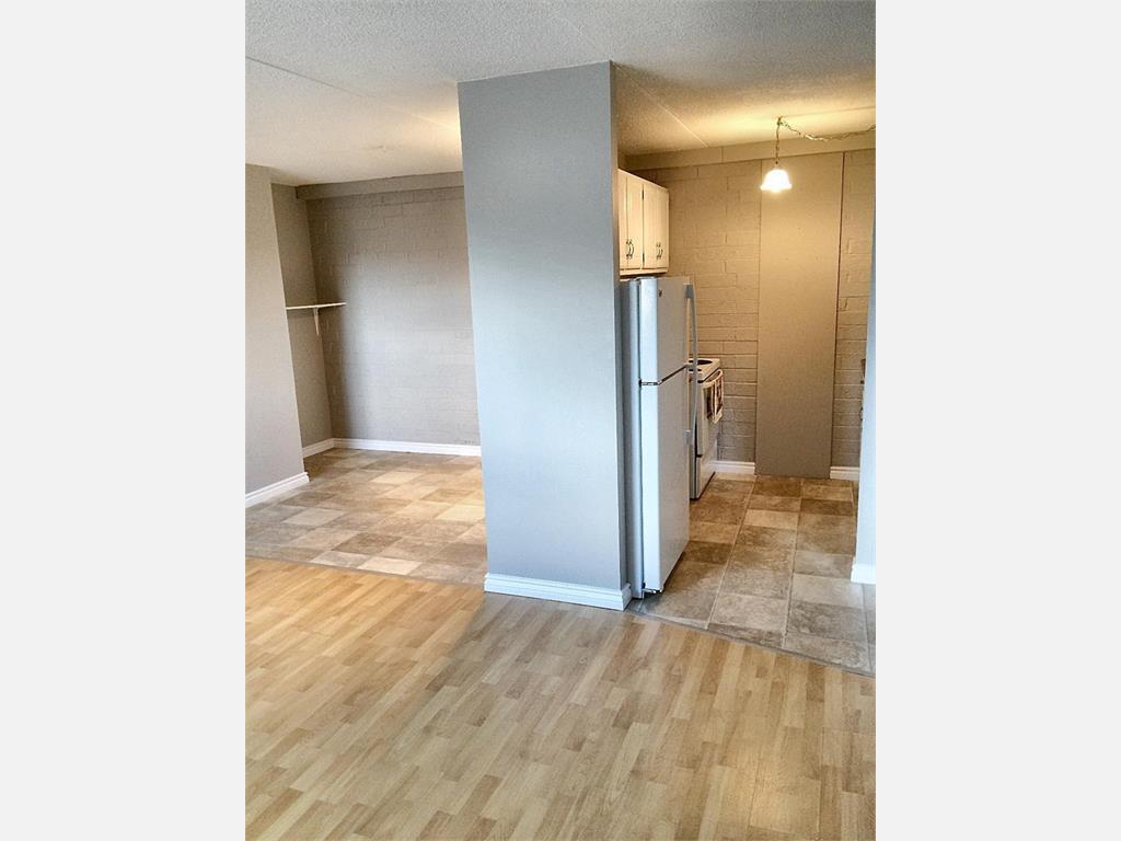 111 Vail ST