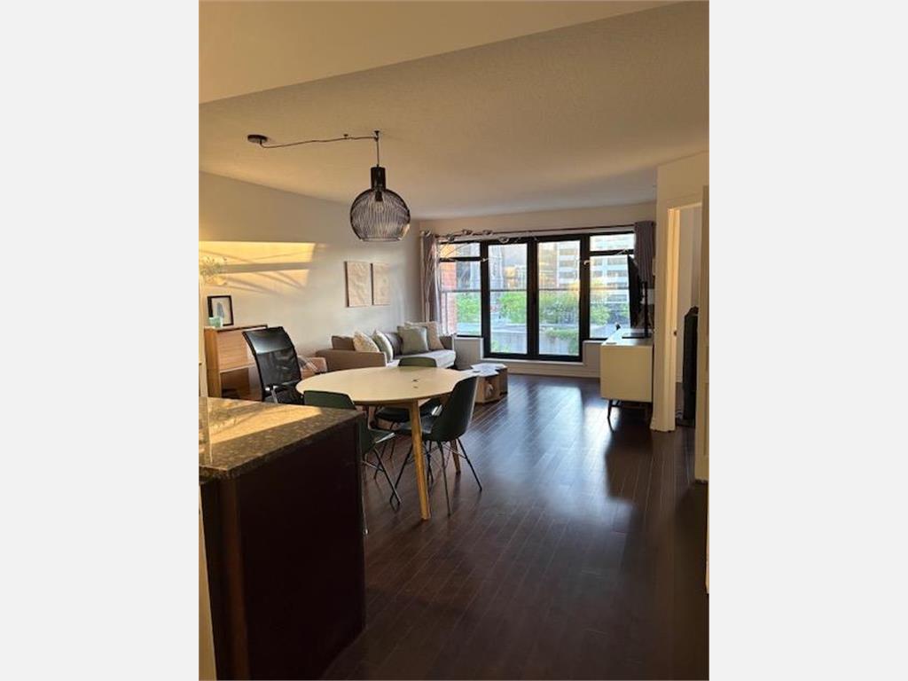 450 St Antoine E