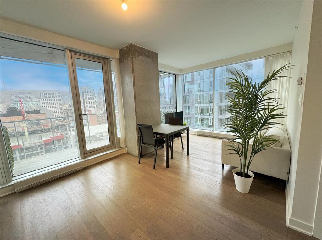 1155 Rue de la Montagne