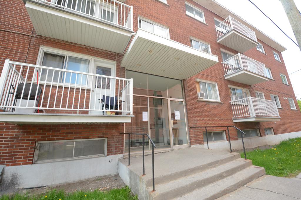 1085 Rue Mistral