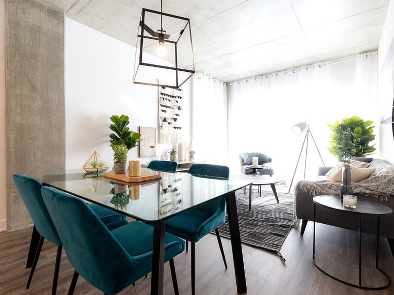 1295 des Carri�res street