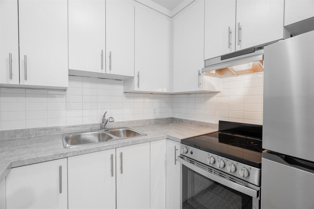 1461 rue du College