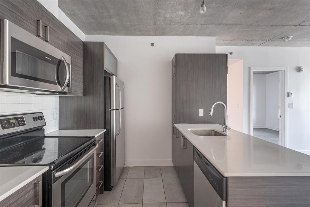 2100 rue laforce