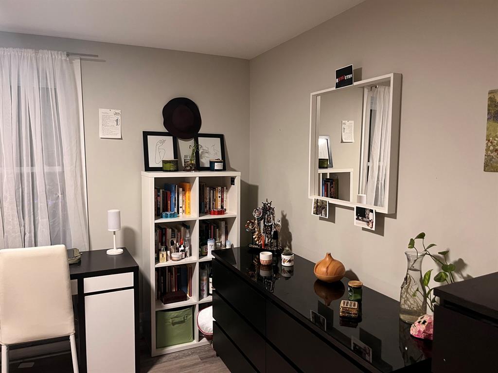 2421 De Maisonneuve East
