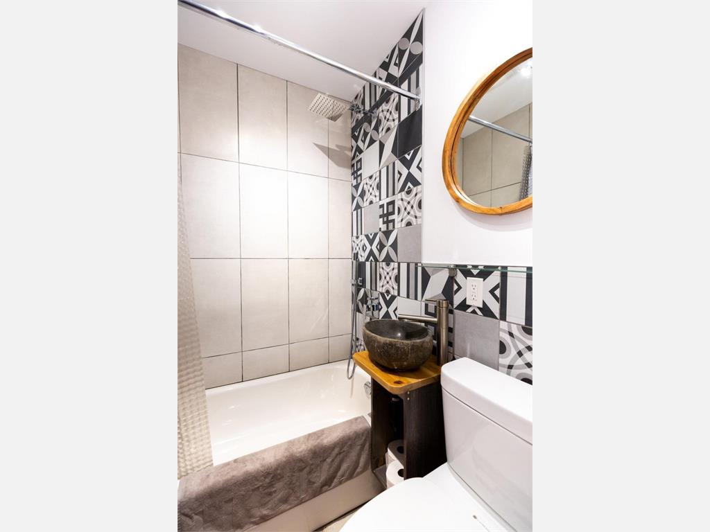 2450 Rue Parthenais