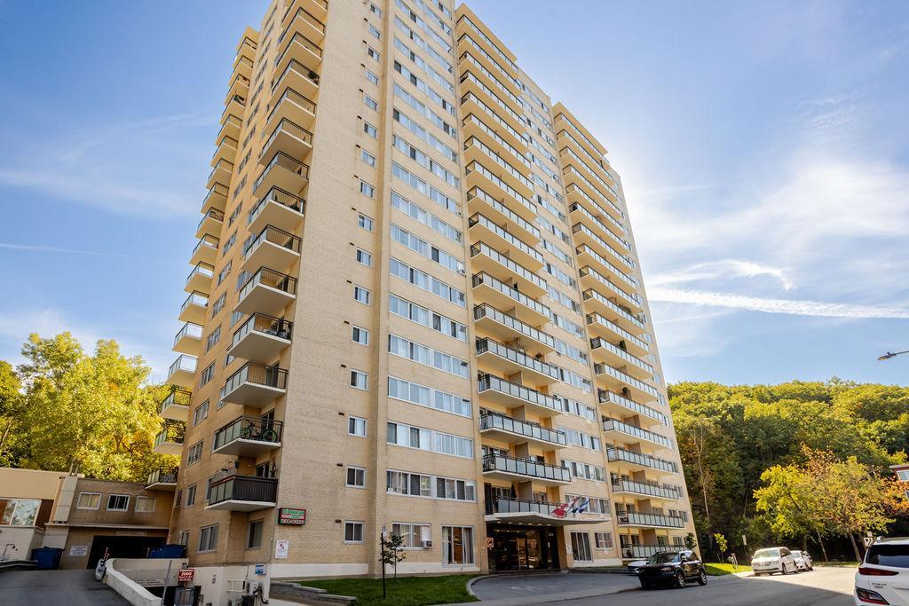 3210-3250 Forest Hill