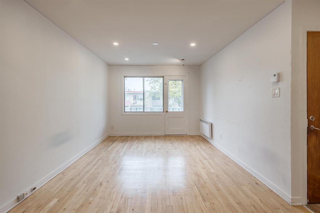 3270 Av. Henri-de Sali�res