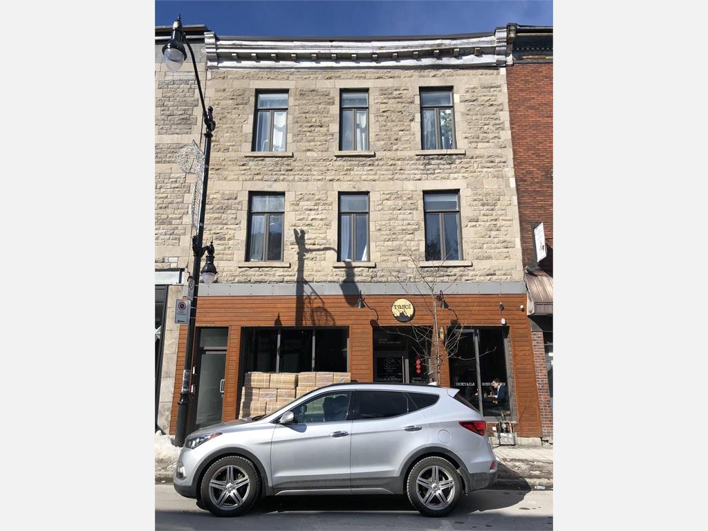 3463 Notre Dame West