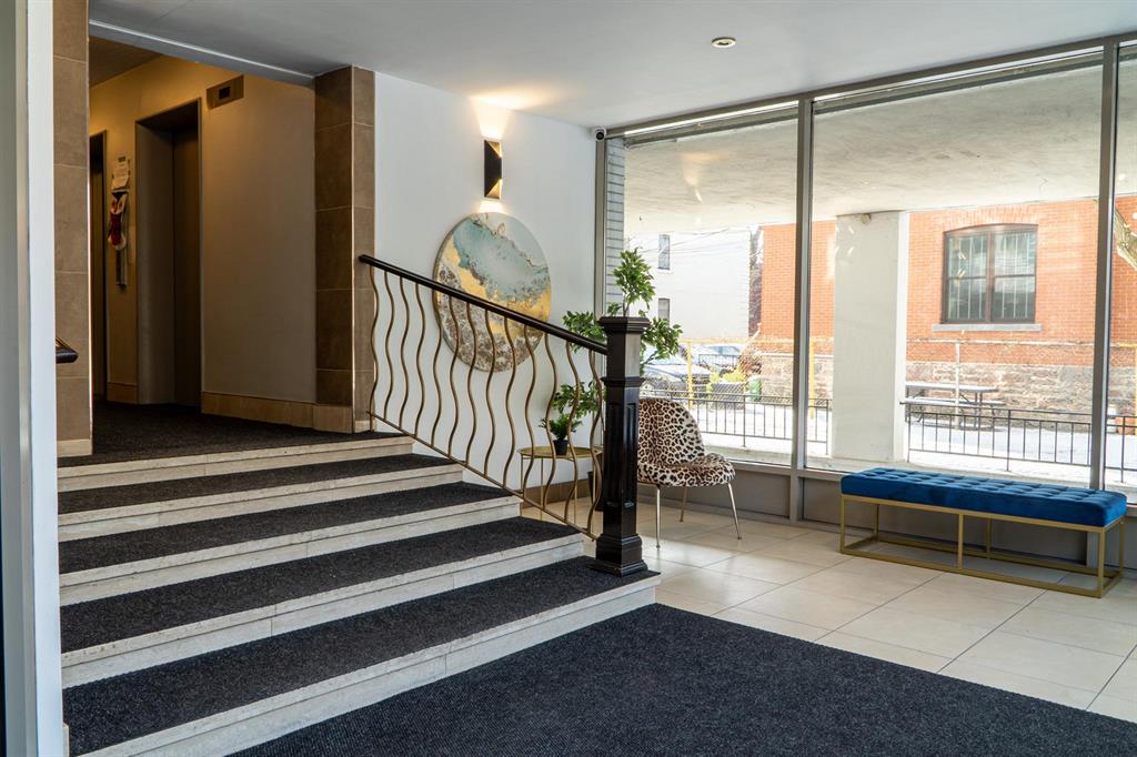 4488 STE-CATHERINE