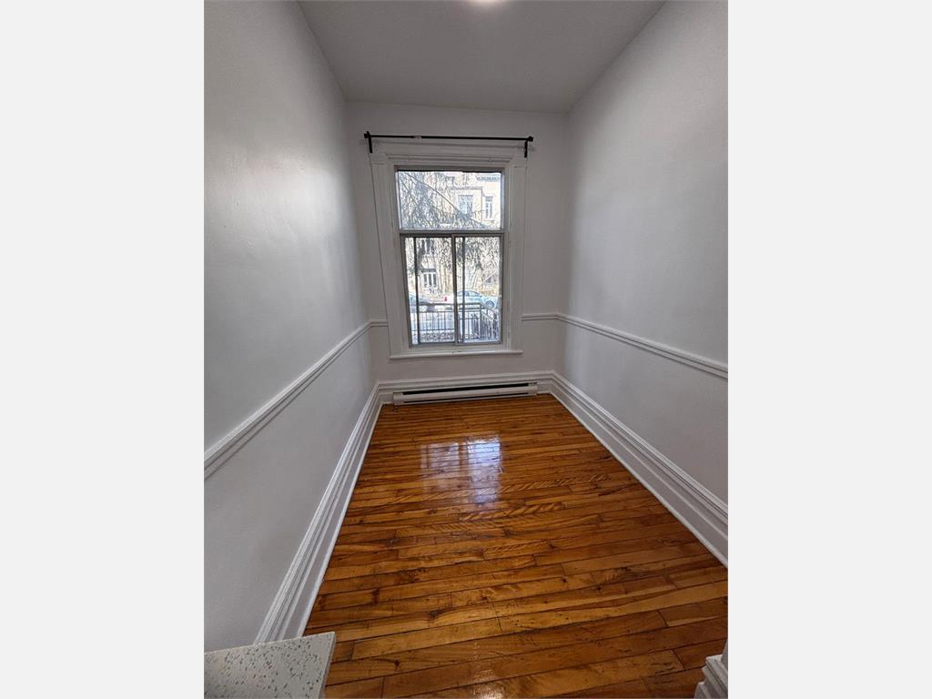 4688 Rue Hutchison