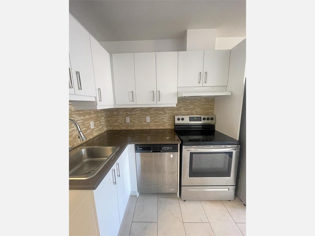 5285 Beaconsfield