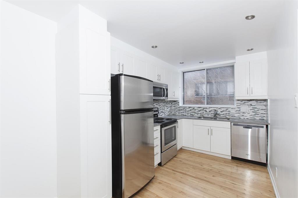 5600 Avenue Decelles