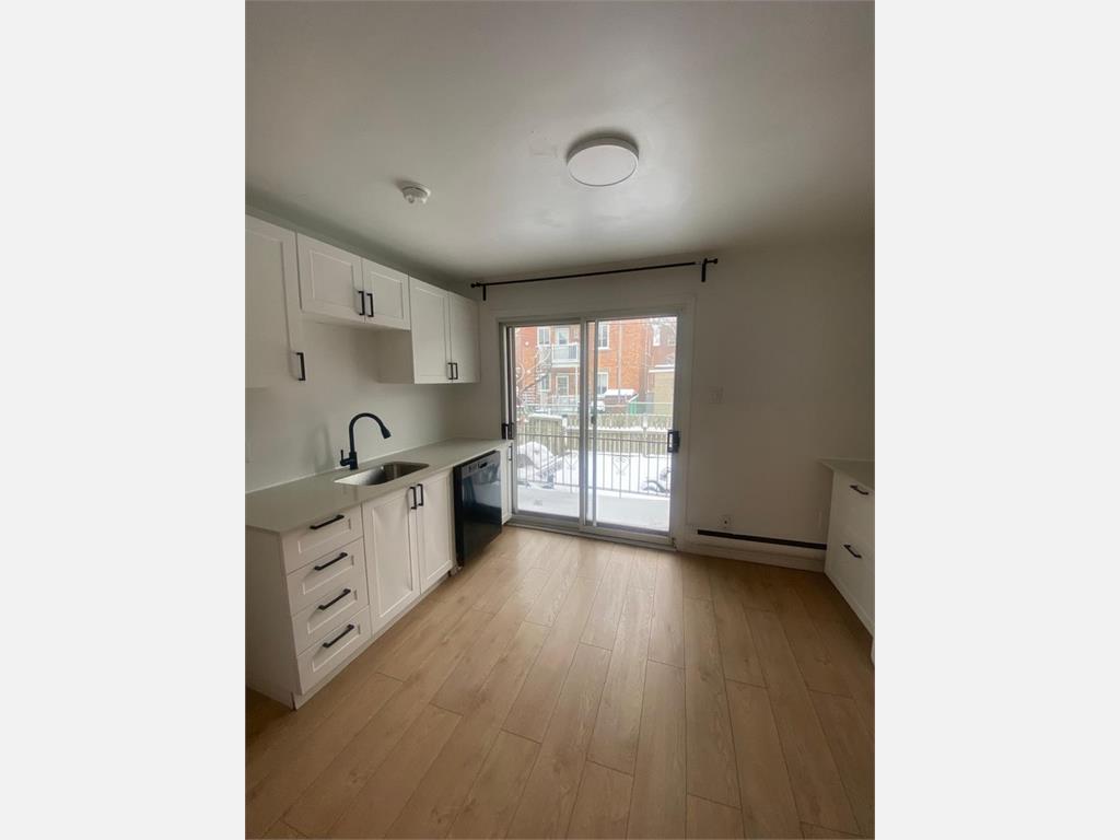 8191 Avenue Bloomfield