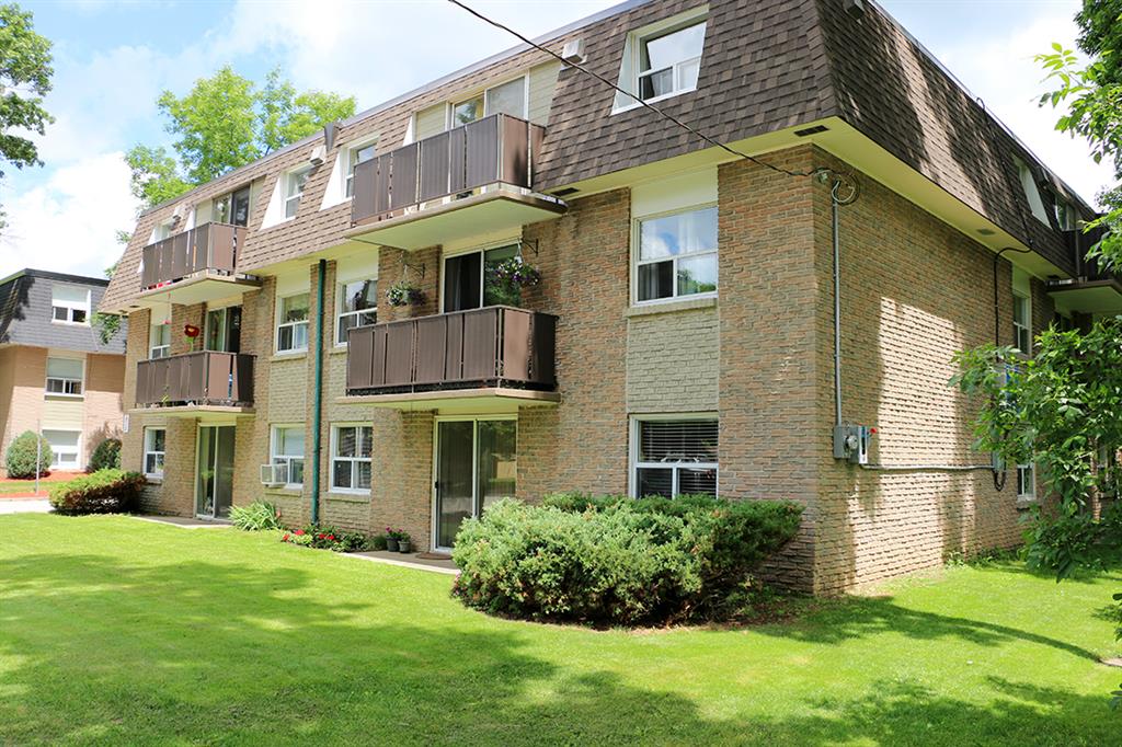 156 Egremont St. N., Mount Forest Apartment for Rent