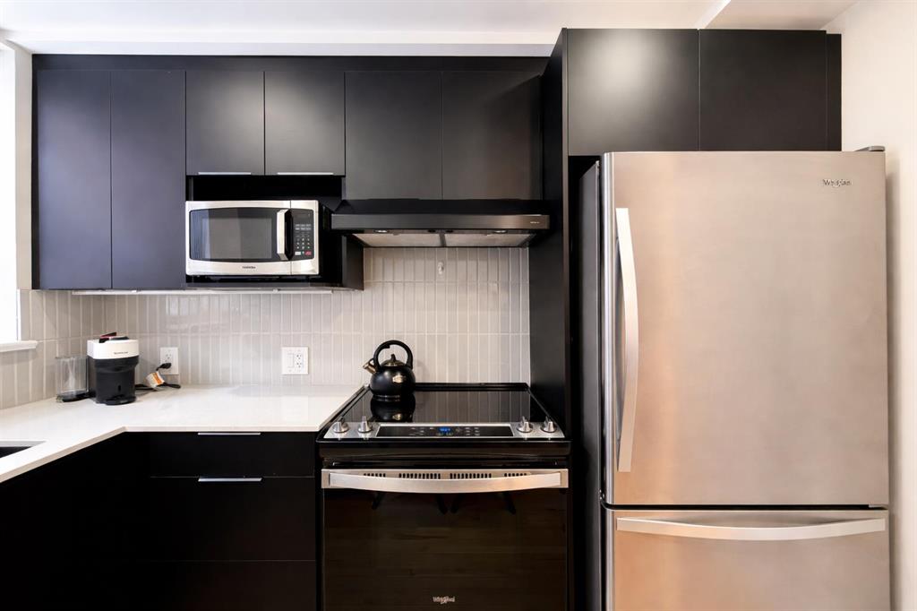 1375 Sherwood Crescent