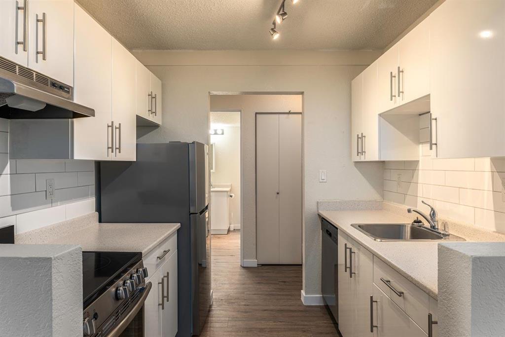 2600 Highland Blvd.