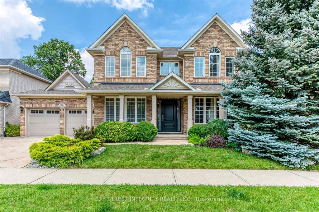 2213 Glengrove Cres