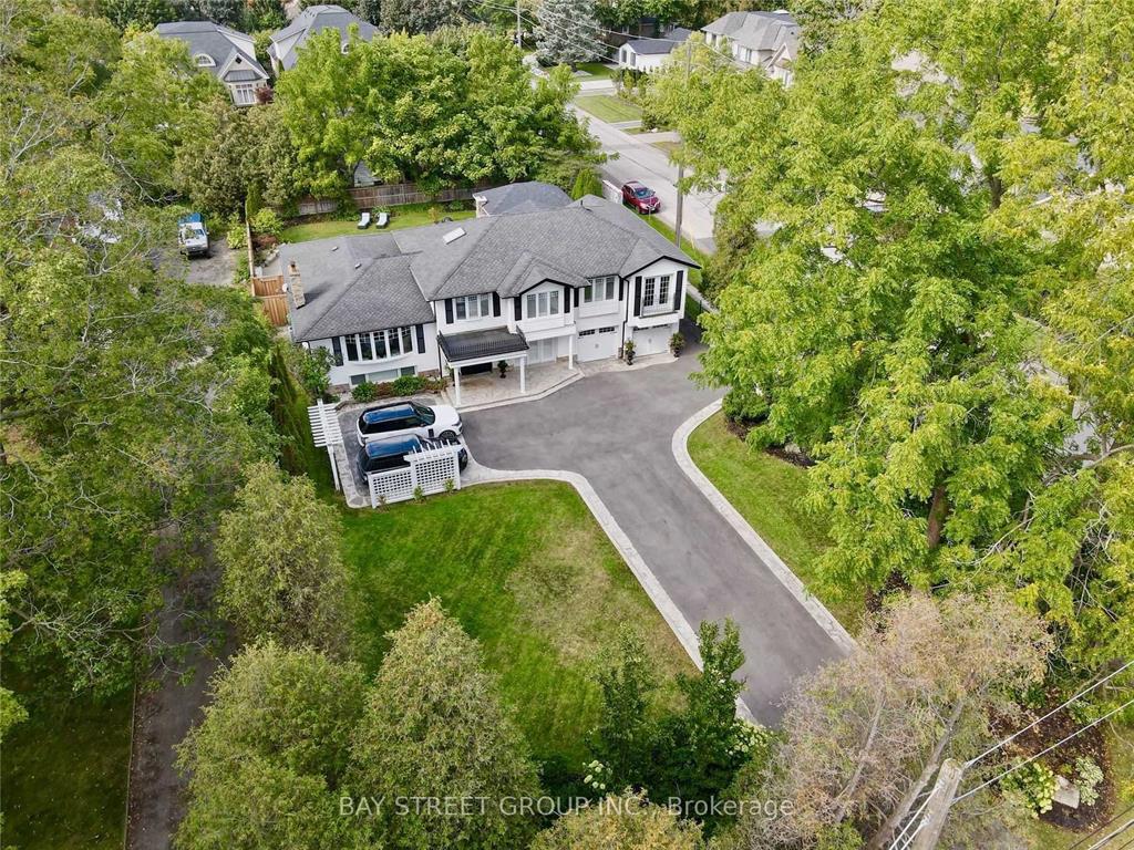 363 Lakeshore Rd W,