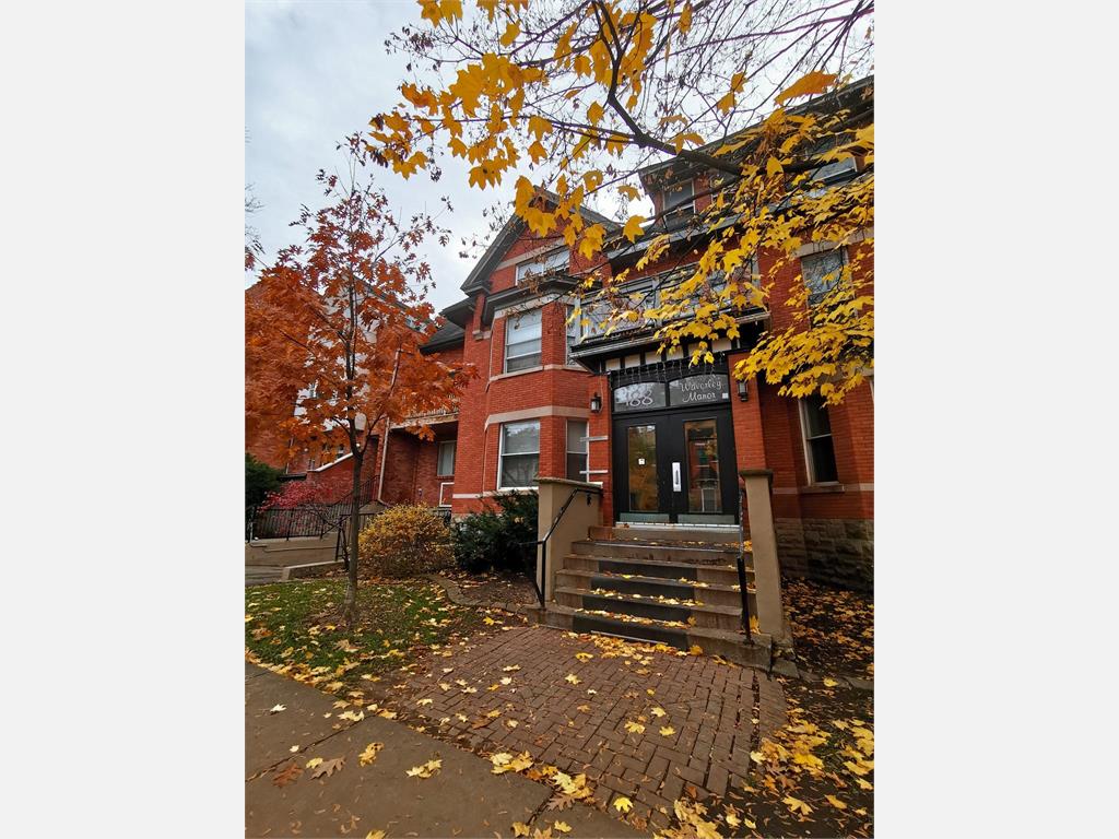 188 Waverley Street - 111